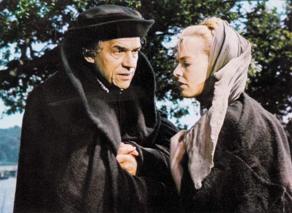 Thomas More and his daughter Margaret played by Paul Scofield and Susannah York